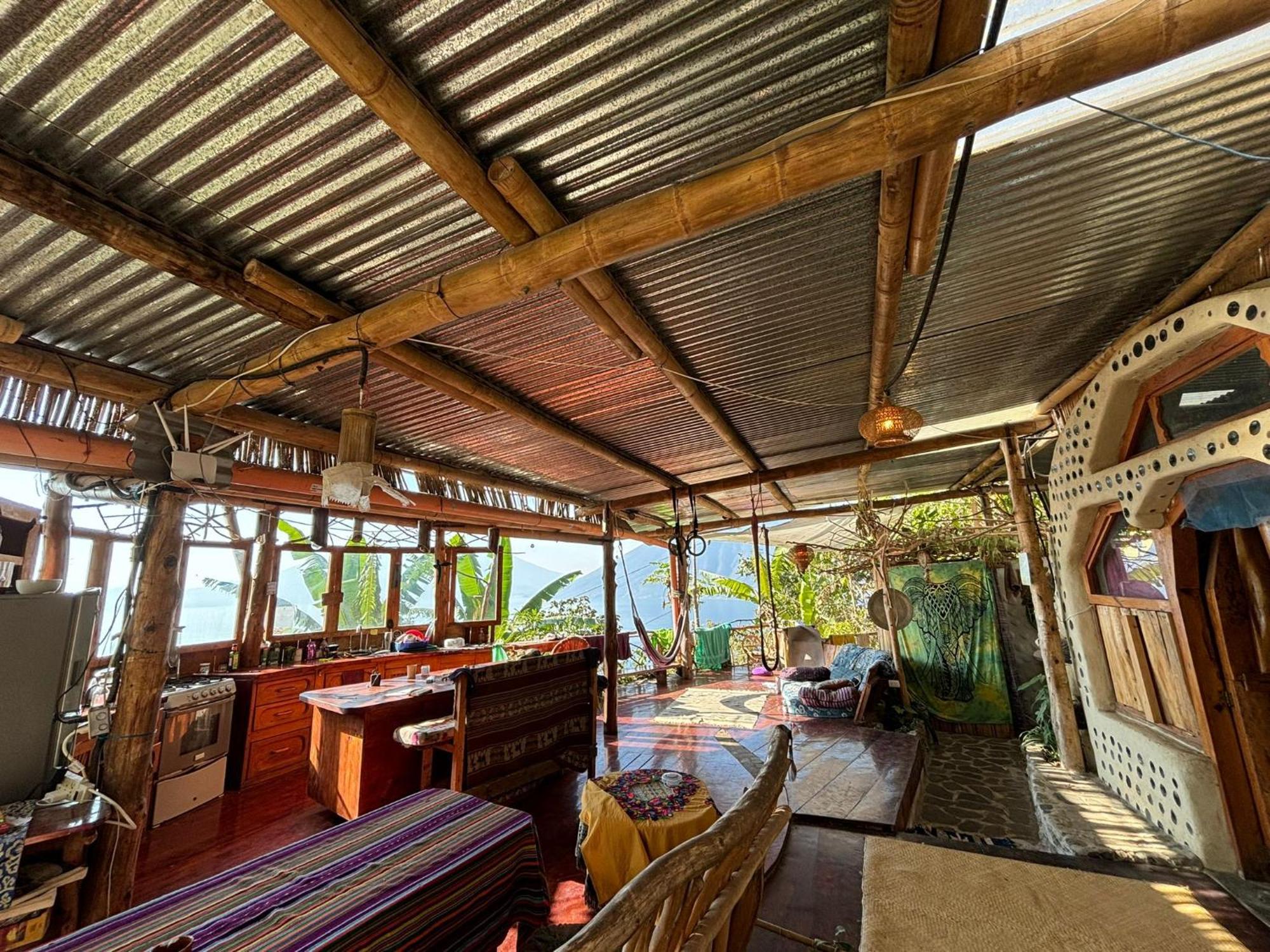 Гостевой дом Earthship Atitlan Сан-Маркос-ла-Лагуна Экстерьер фото