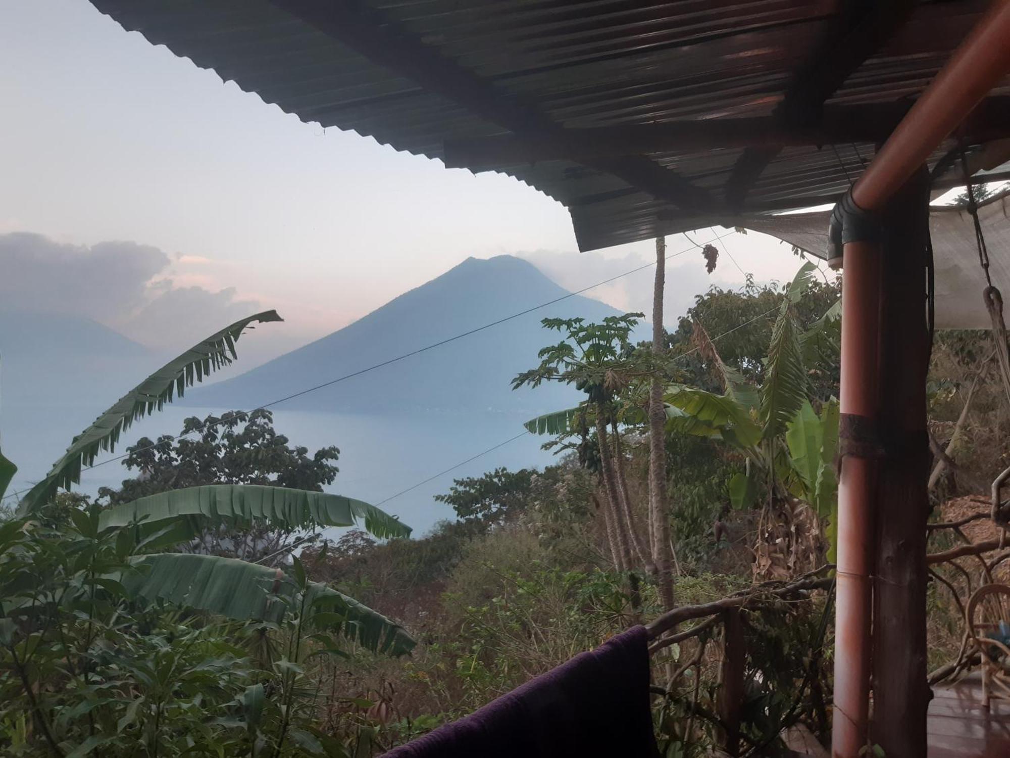 Гостевой дом Earthship Atitlan Сан-Маркос-ла-Лагуна Экстерьер фото