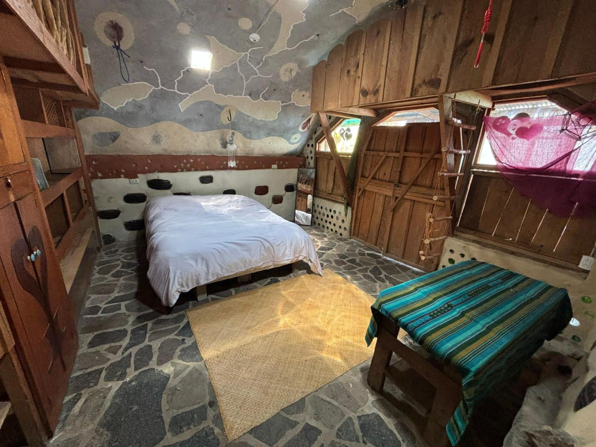Гостевой дом Earthship Atitlan Сан-Маркос-ла-Лагуна Экстерьер фото